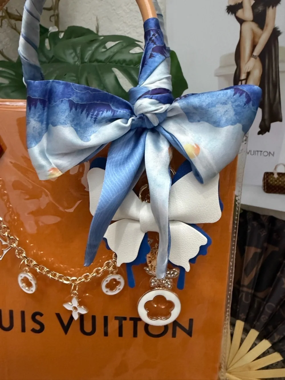 💙🤍Louis Vuitton Gift Bag Tote💙🤍 - Picture 3 of 7